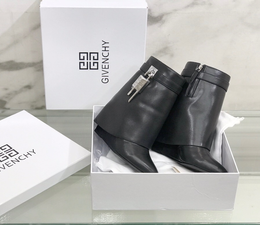 Givenchy Boots(EU35-42)