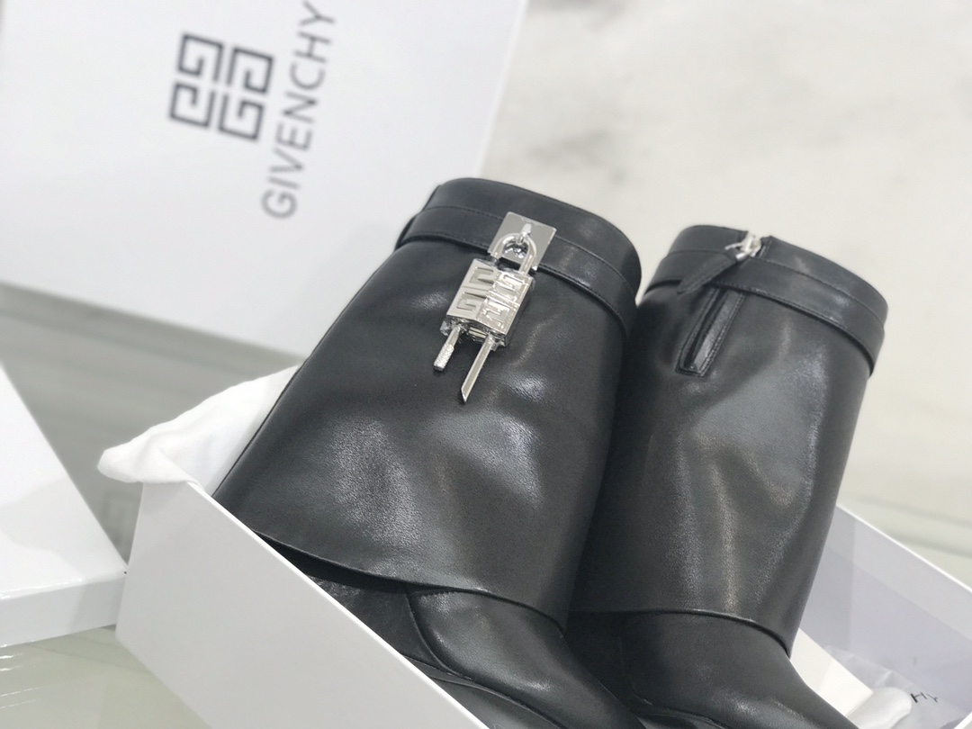 Givenchy Boots(EU35-42)