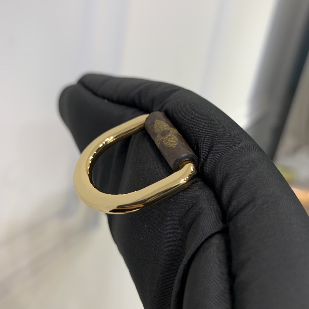 l**is V*t*n pillow maxi bum bag-44 x 24 x 7cm