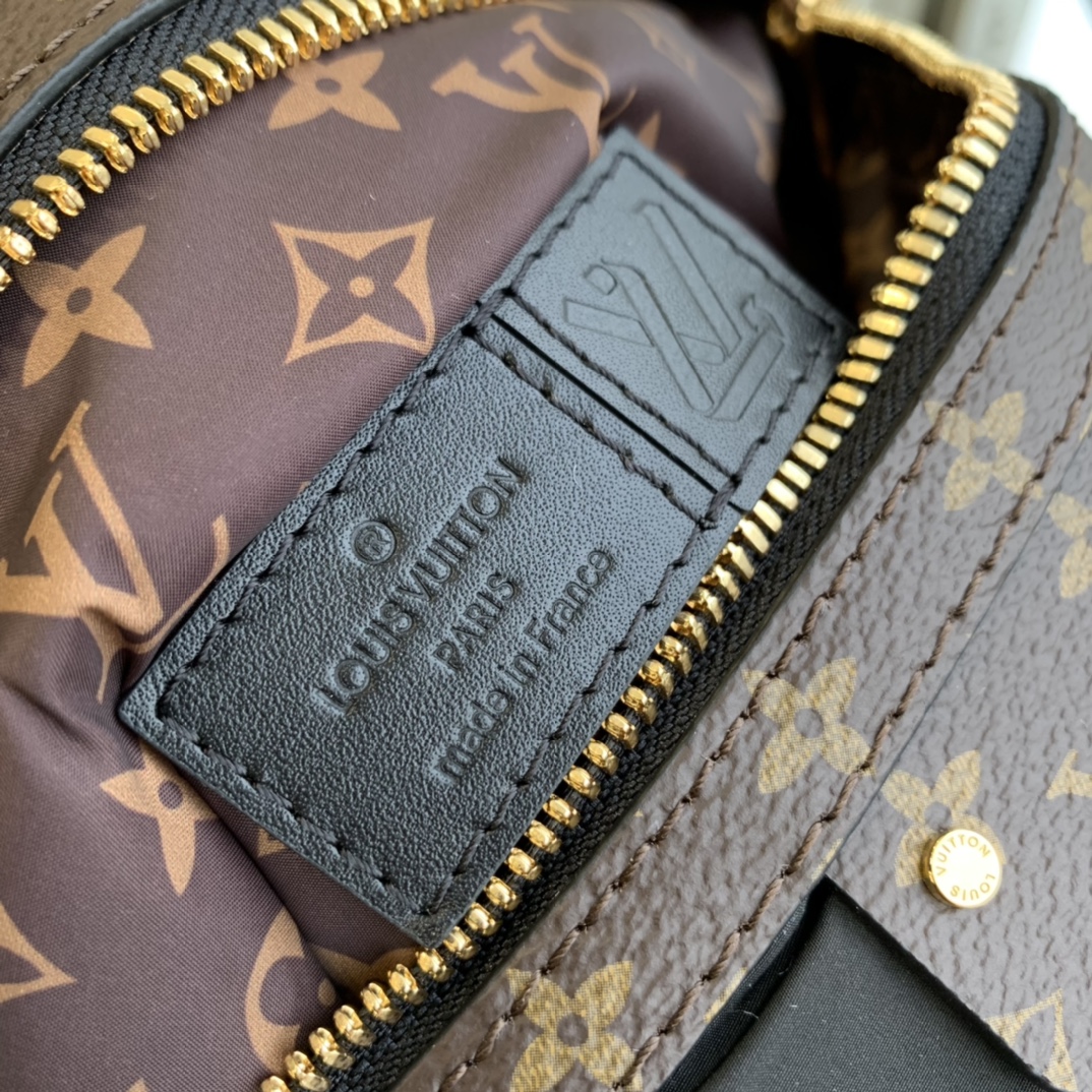 l**is V*t*n pillow maxi bum bag-44 x 24 x 7cm