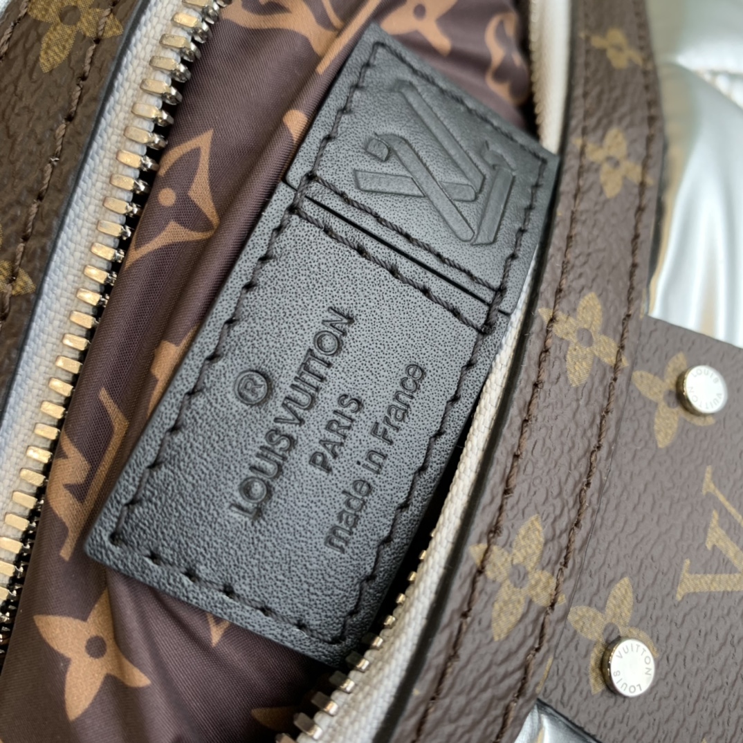 l**is V*t*n pillow maxi bum bag-44 x 24 x 7cm