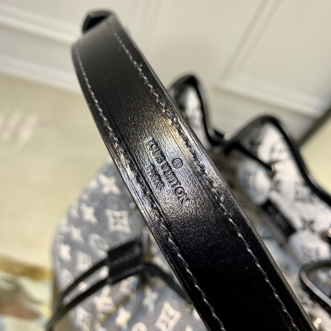 l**is V*t*n petit noé -25*28.5*20cm