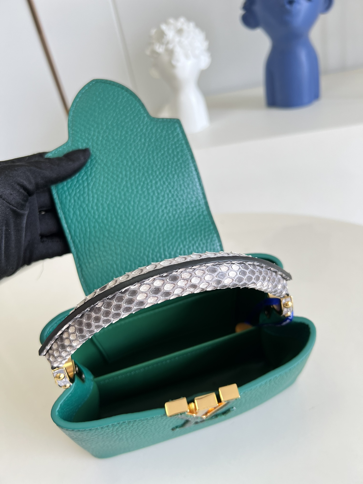 l**is V*t*n mini capucines handlebag-21*14*8cm