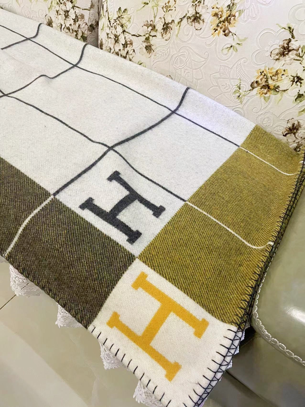 H**mes blankets-170*135cm