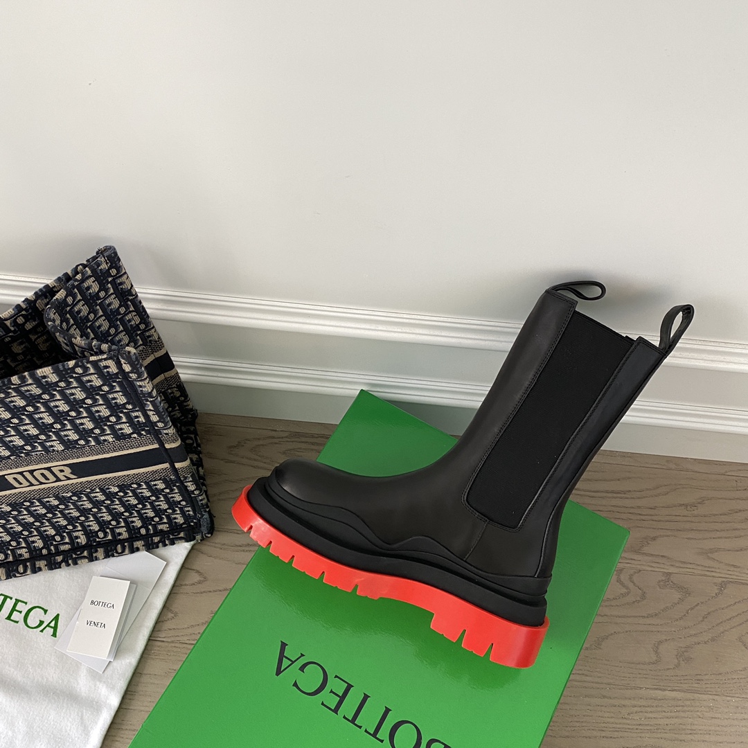 Bo*te*ga ve*ne*ta boots