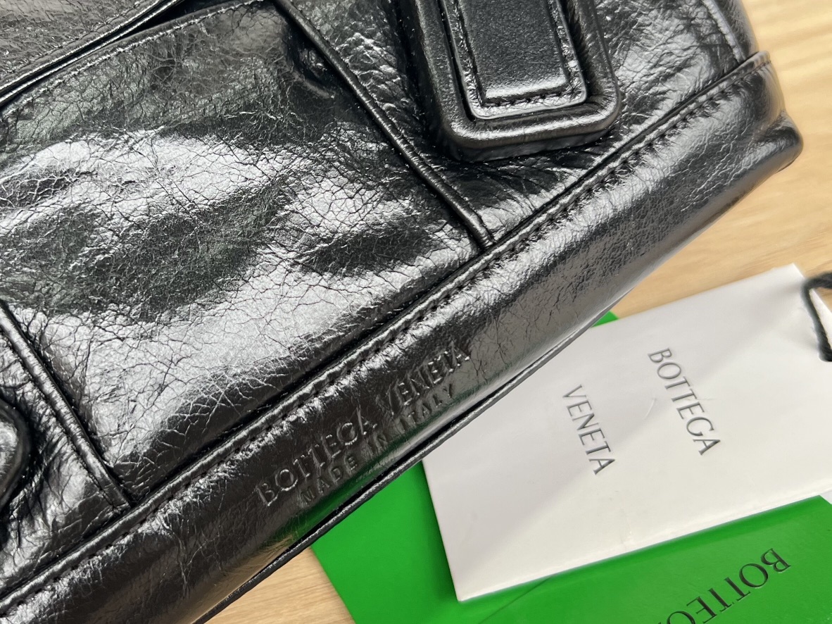 Bo*te*ga ve*ne*ta arco bag-23x21x9cm