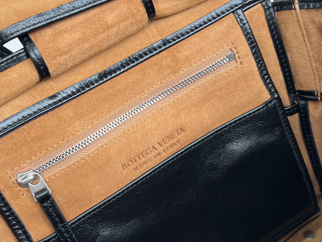 Bo*te*ga ve*ne*ta arco bag-23x21x9cm