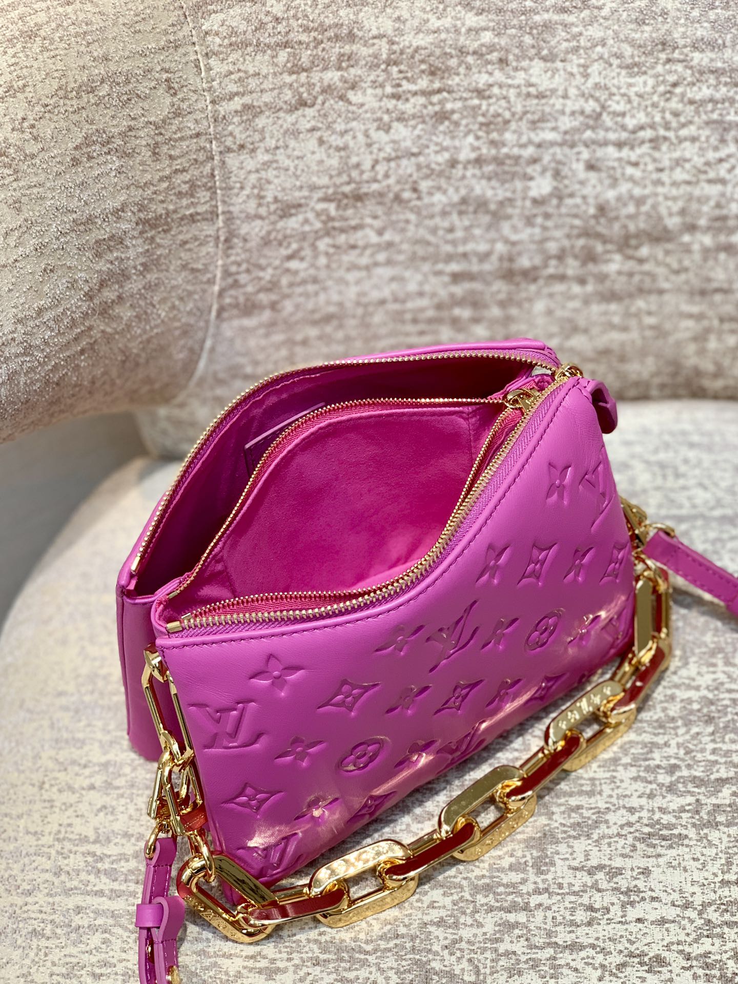 l**is V*t*n coussin bb bag-21*16*7 cm