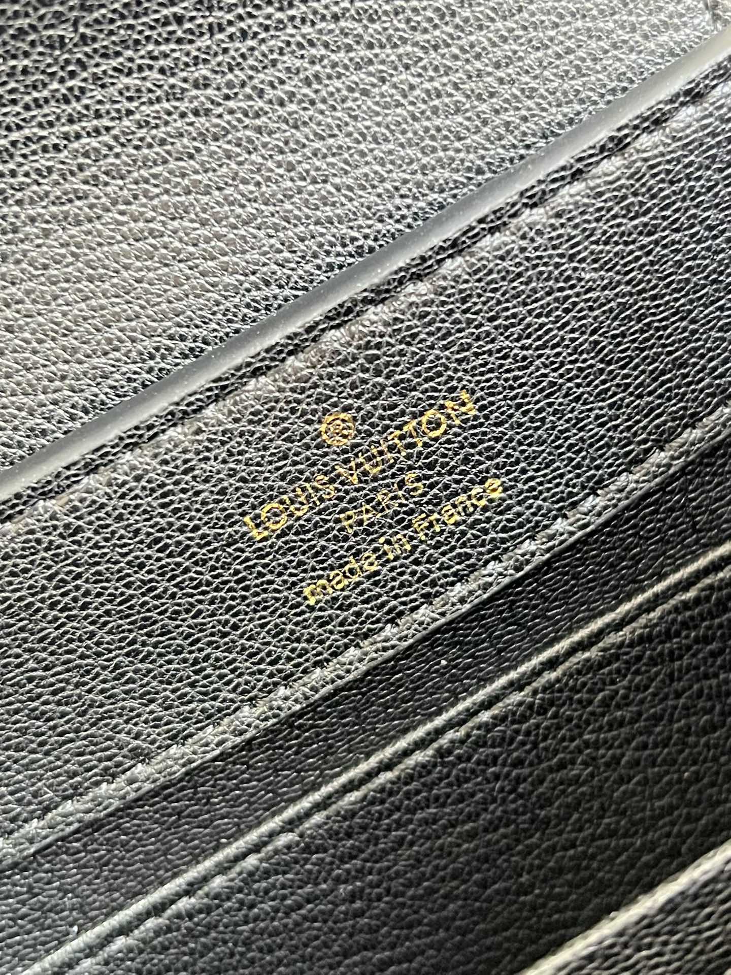 l**is V*t*n mini capucines handlebag-21*14*8cm