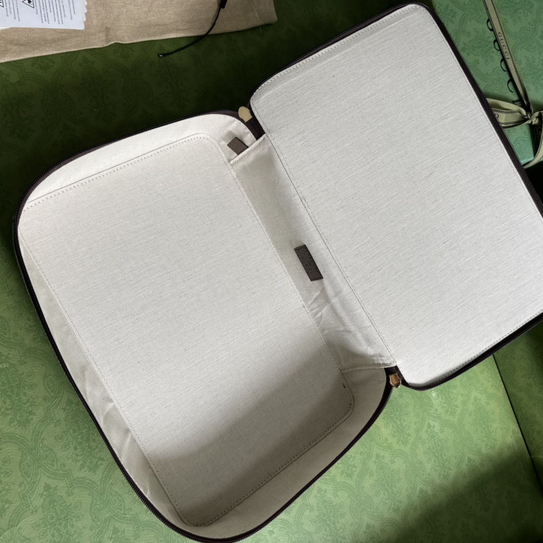 G*u*i pouch-33.5*21.5*8cm