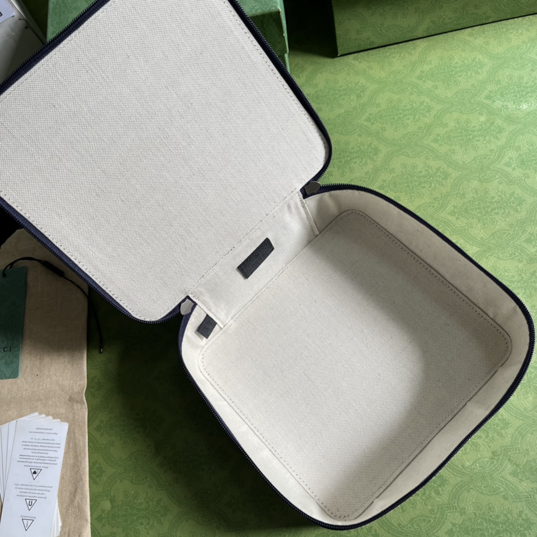 G*u*i pouch-22*8*19.5cm