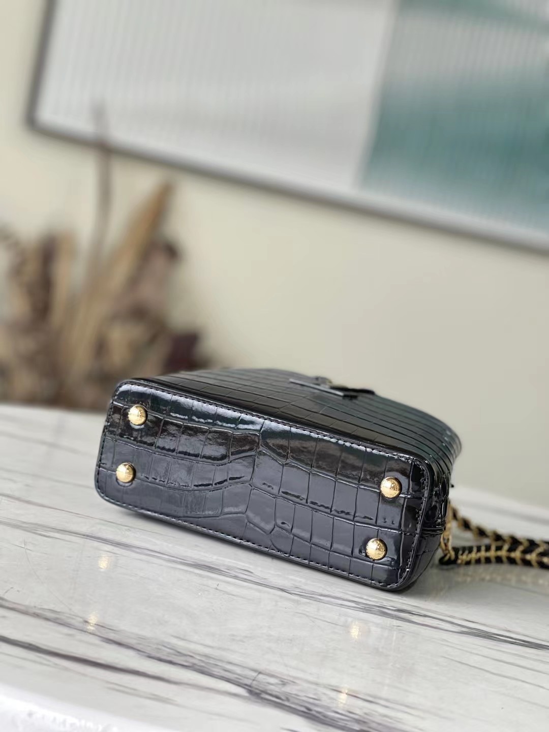 l**is V*t*n mini capucines handlebag-21*14*8cm