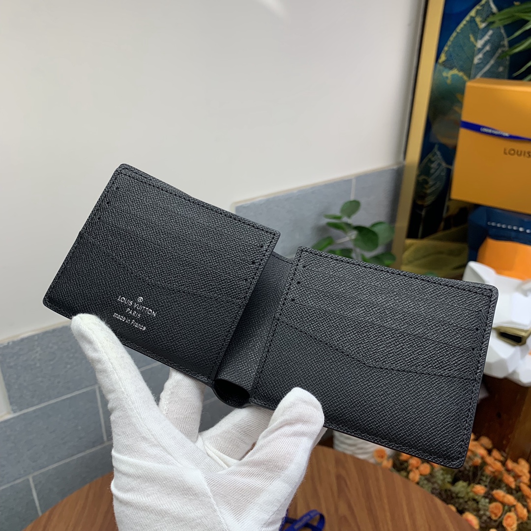 l**is V*t*n slender wallet-m62294-11*9*2cm