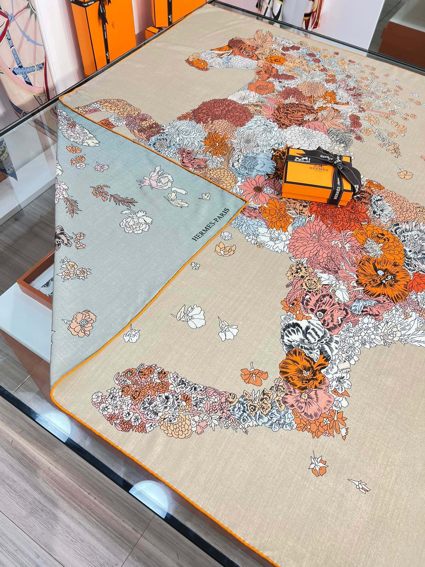 H**mes shawls-140*140cm