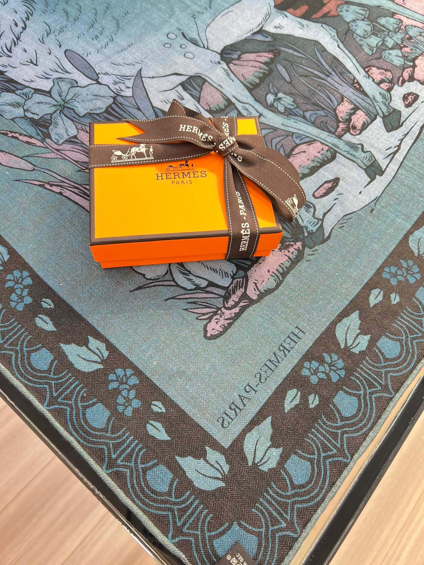 H**mes shawls-140*140cm