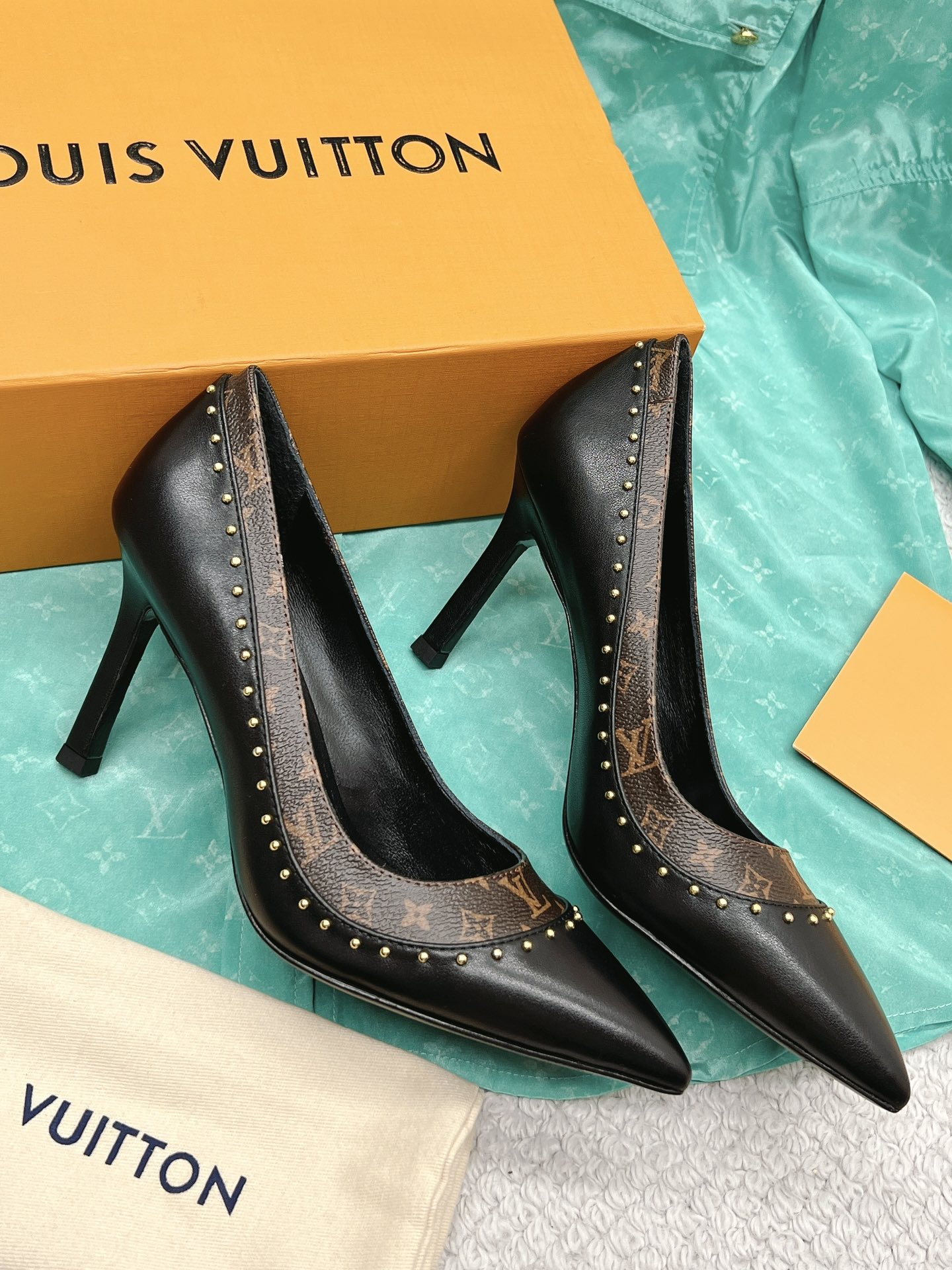 l**is V*t*n heel-10.5cm