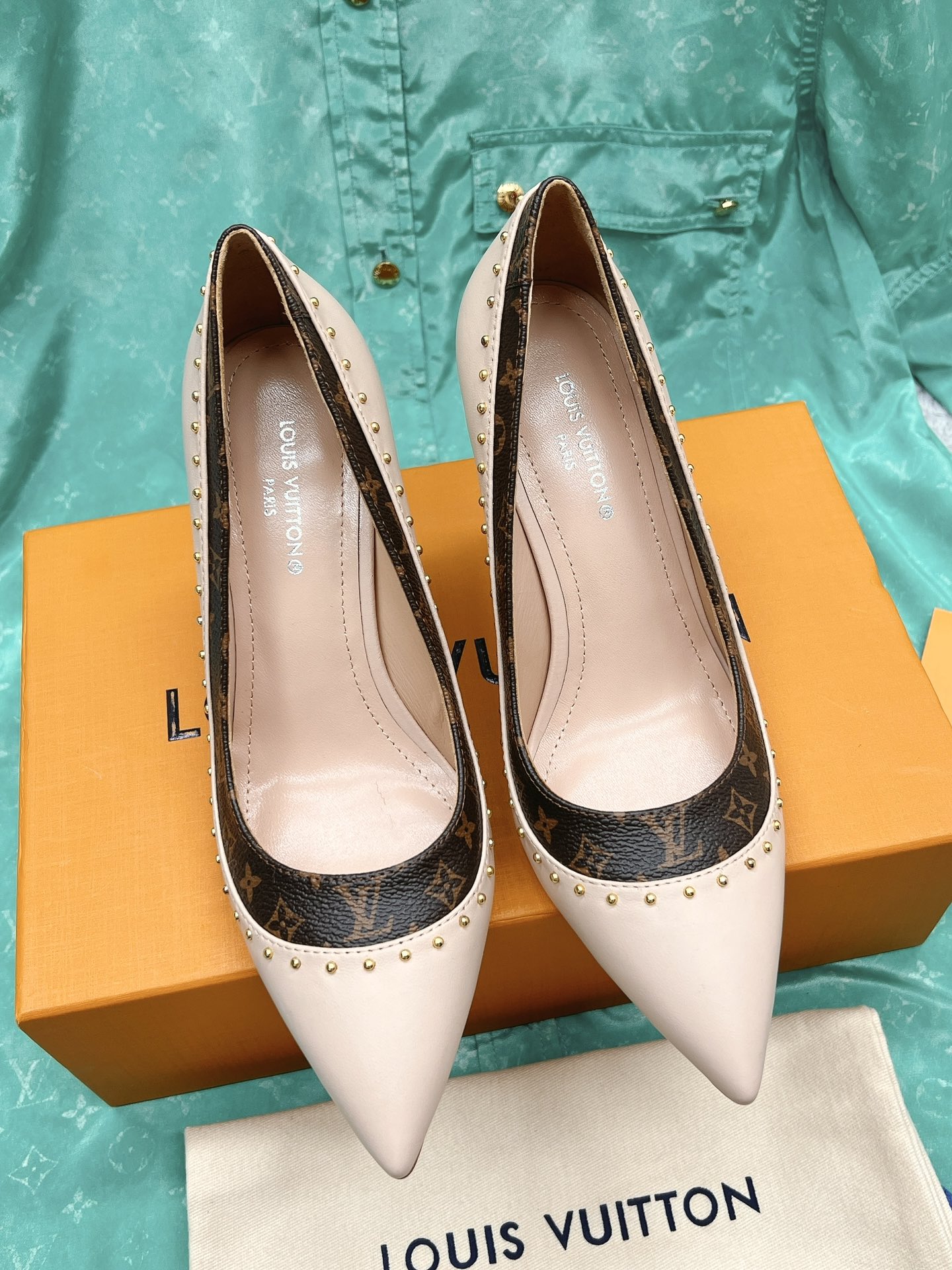 l**is V*t*n heel-10.5cm