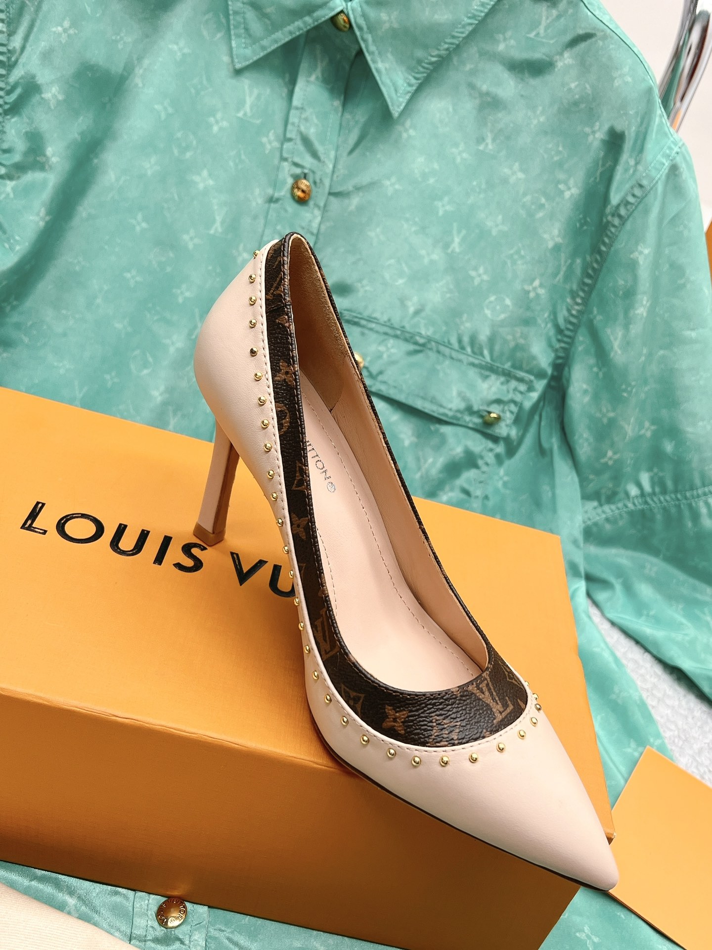 l**is V*t*n heel-10.5cm