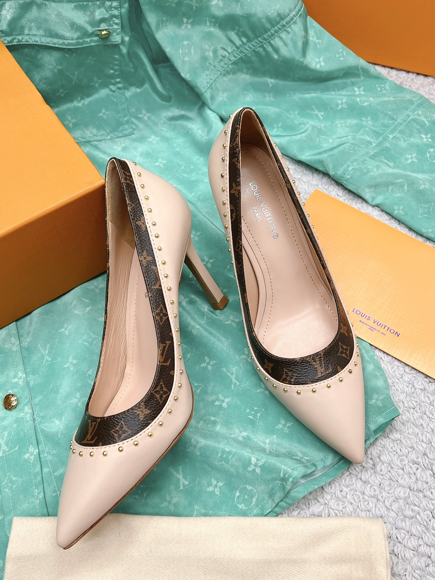 l**is V*t*n heel-10.5cm