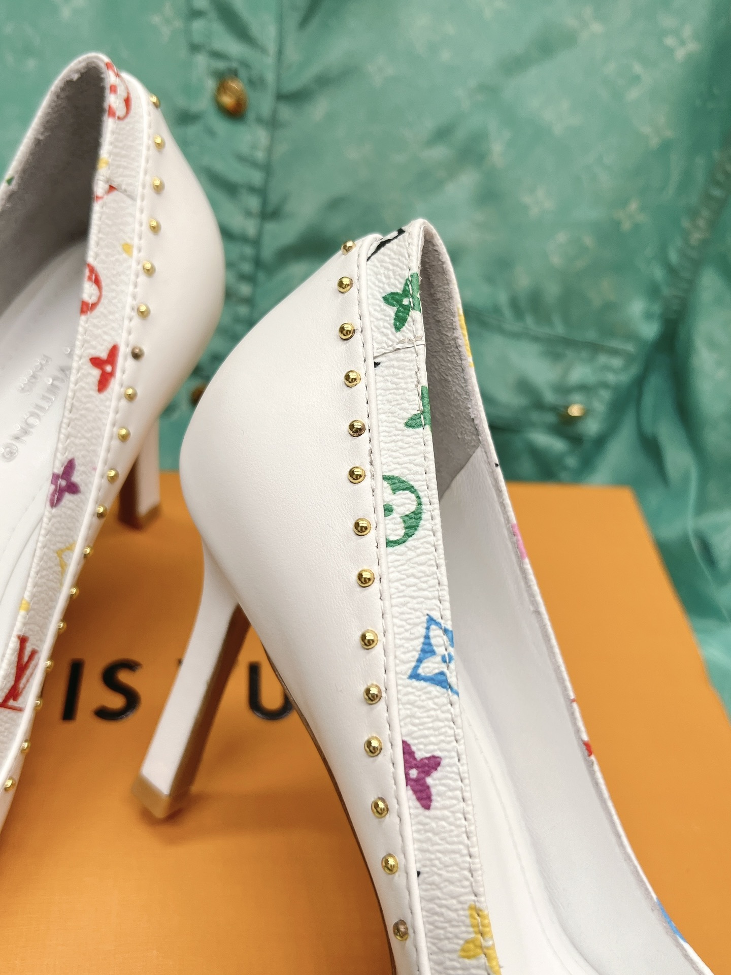 l**is V*t*n heel-10.5cm