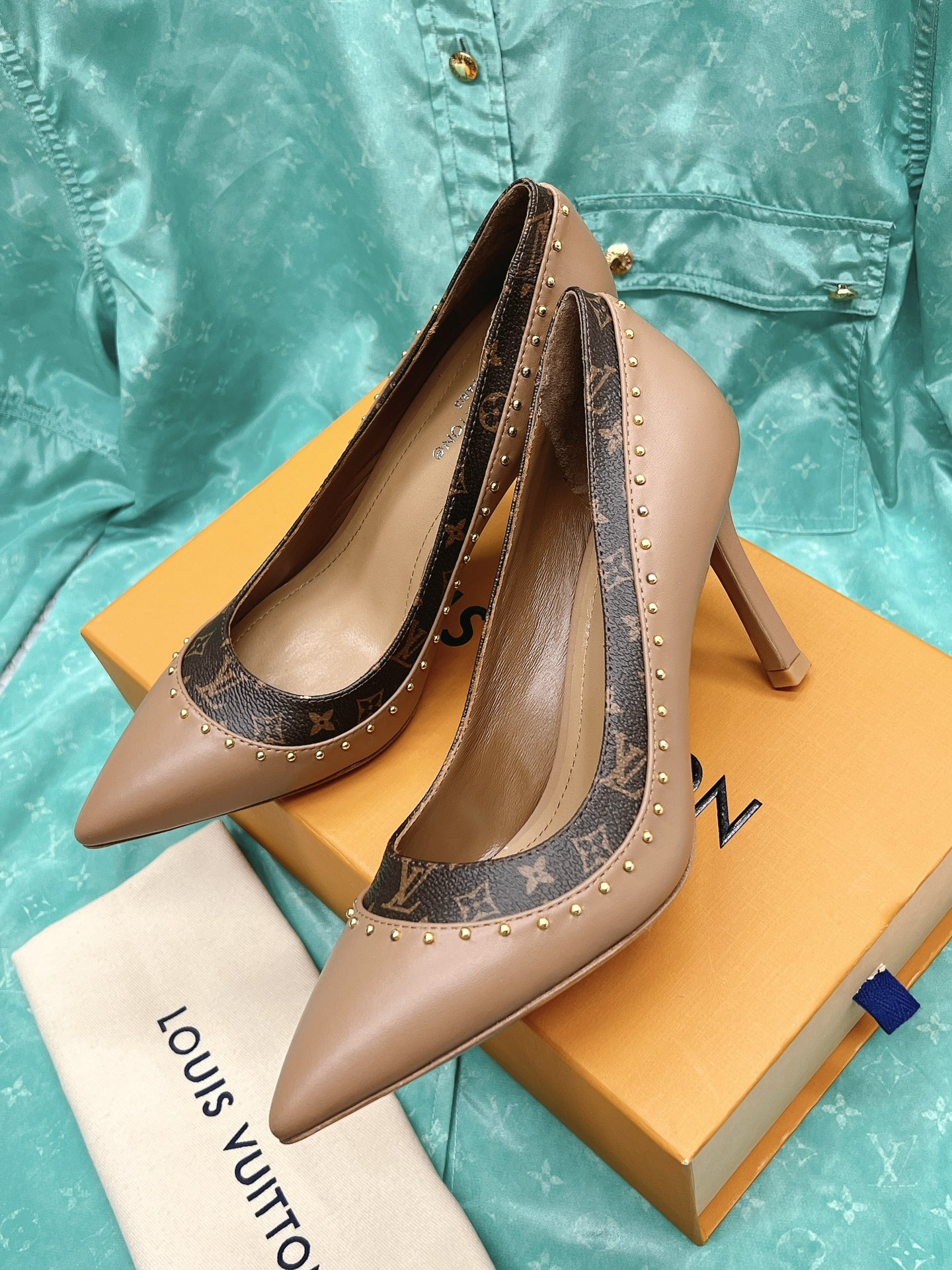 l**is V*t*n heel-10.5cm