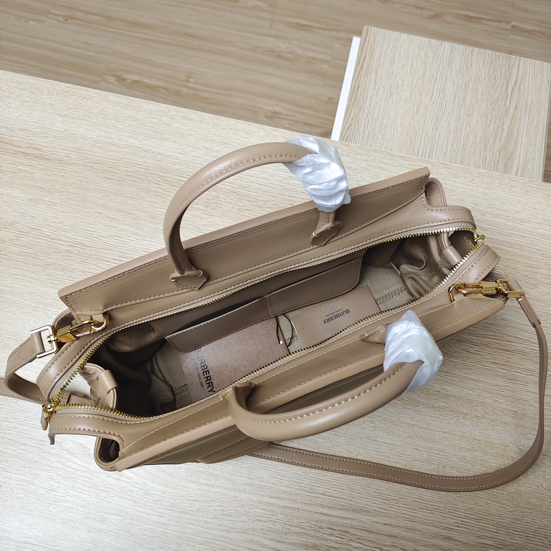 B**rry tote bag-28 x 13 x 23cm