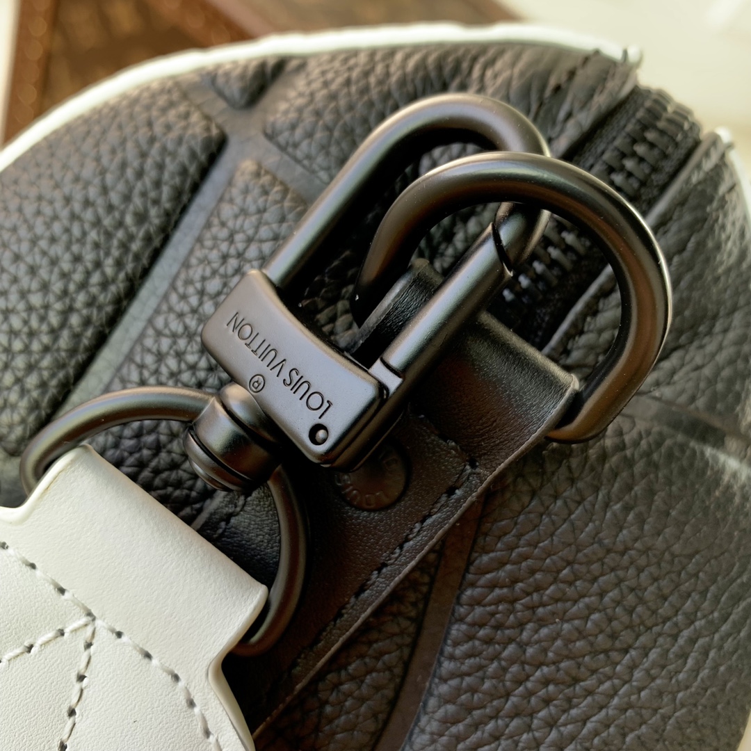 l**is V*t*n city keepall-27x17x13cm