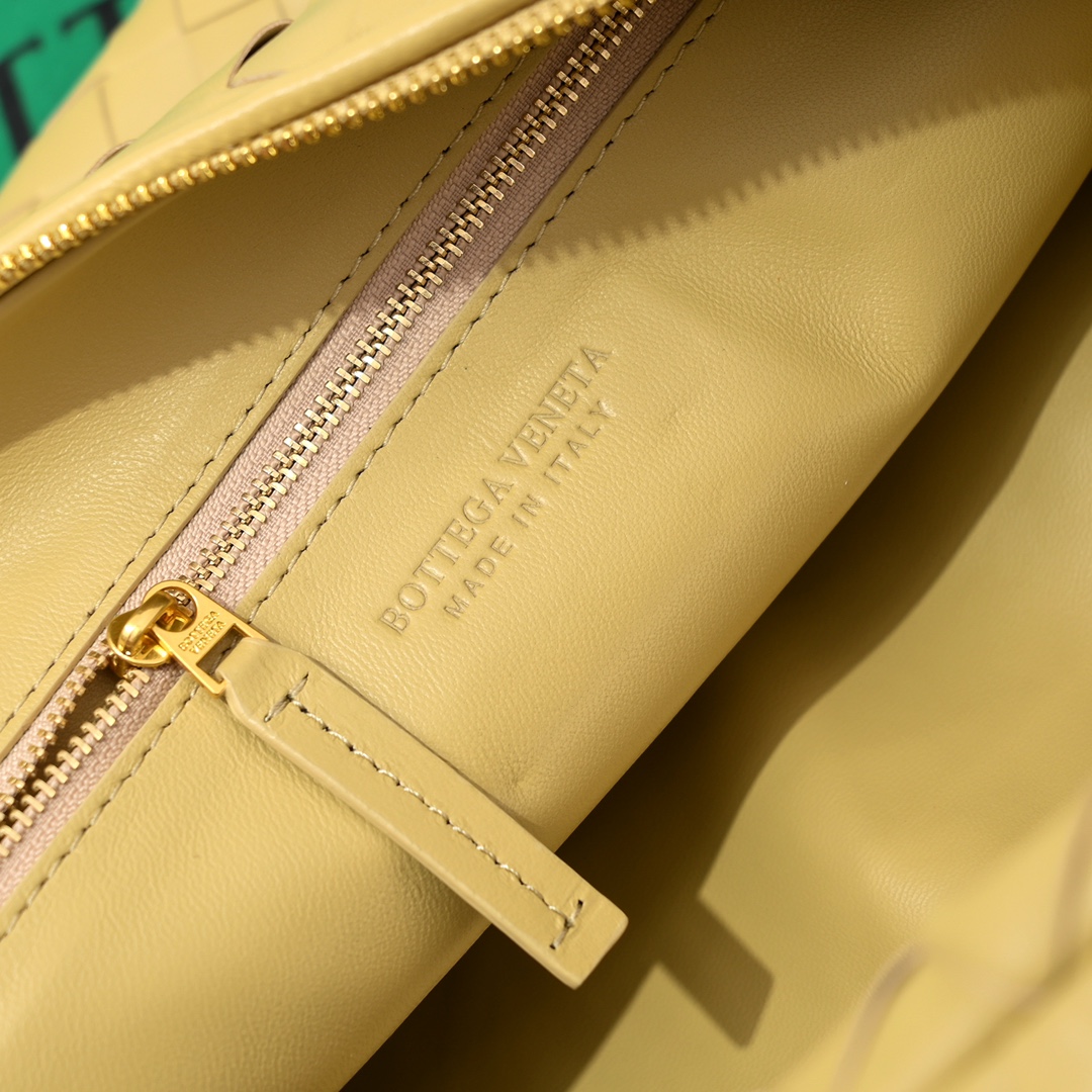 Bo*te*ga ve*ne*ta jodie hobo-40*48*16cm