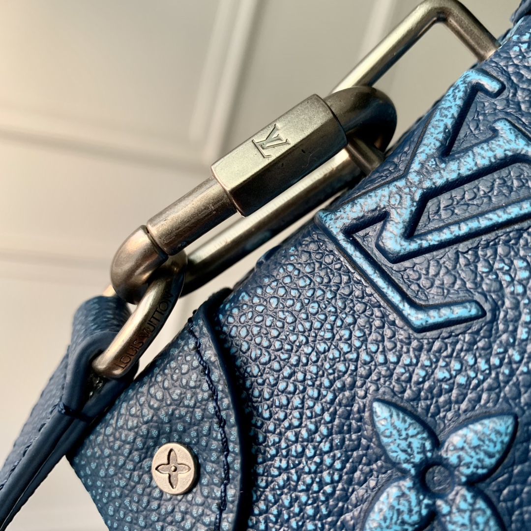 l**is V*t*n soft trunk-m81776-22.5*14*5 m