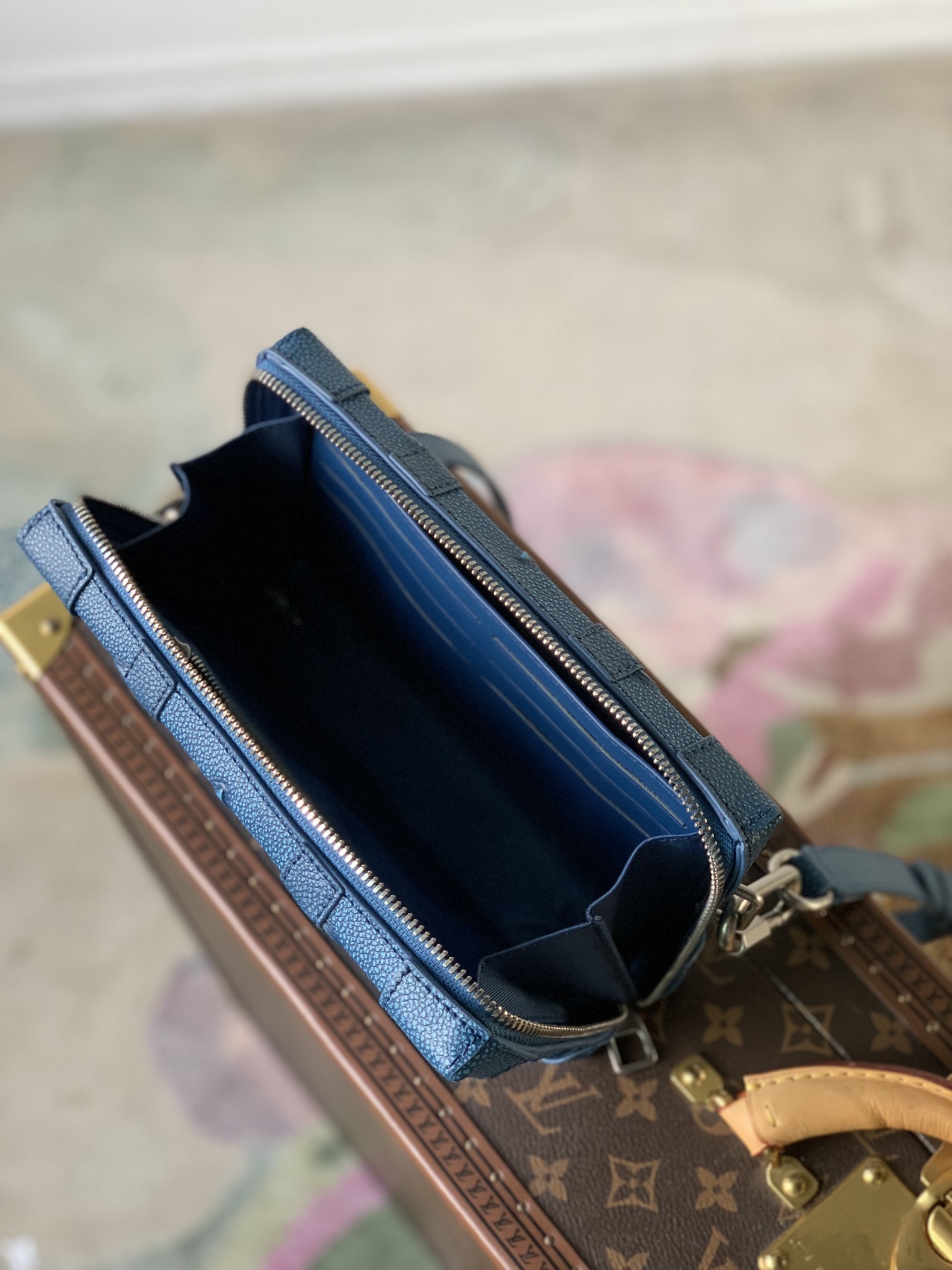 l**is V*t*n soft trunk-m81776-22.5*14*5 m