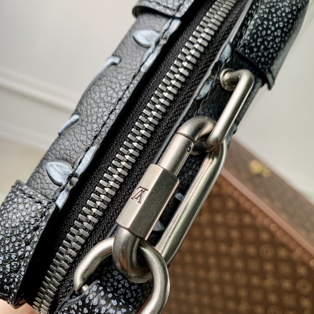 l**is V*t*n soft trunk-m81776-22.5*14*5 m