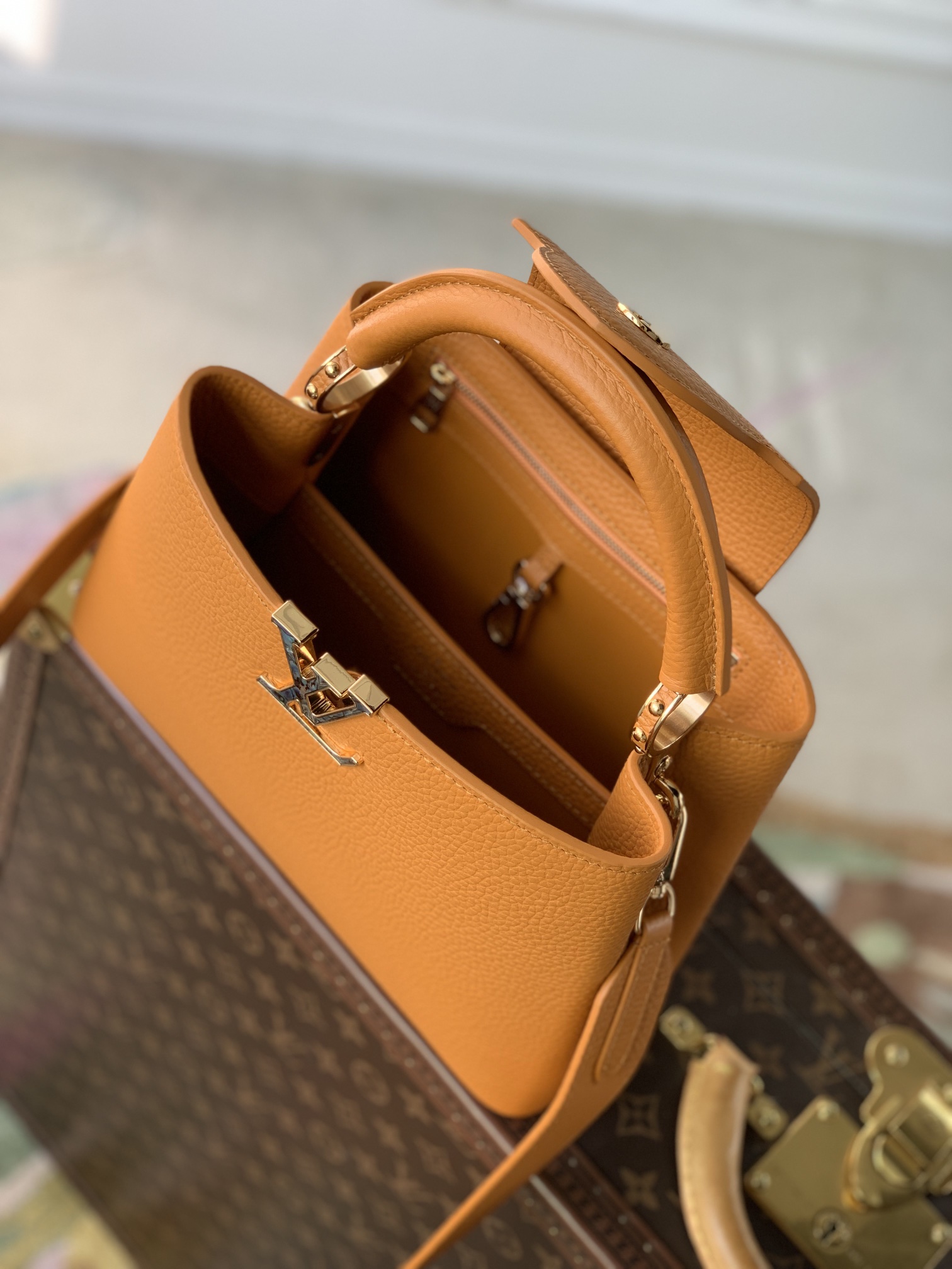 l**is V*t*n capucines bb-m21164-27*18*9cm