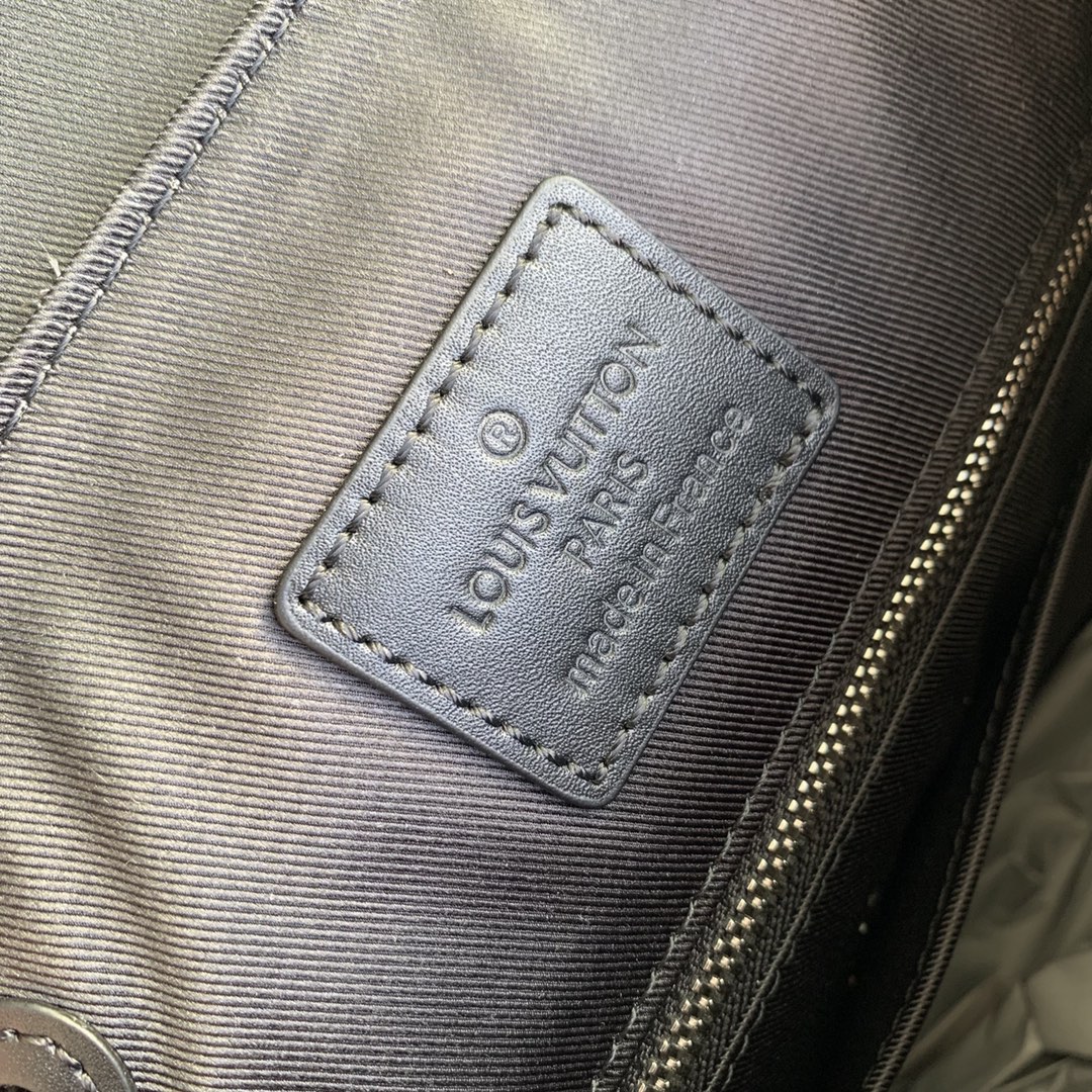 l**is V*t*n christopher backpack m46247-32*39*12cm