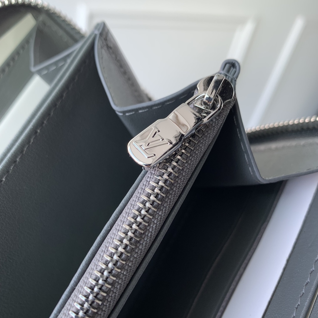 l**is V*t*n zippy wallet m81763-19.5 10.5 2.5cm