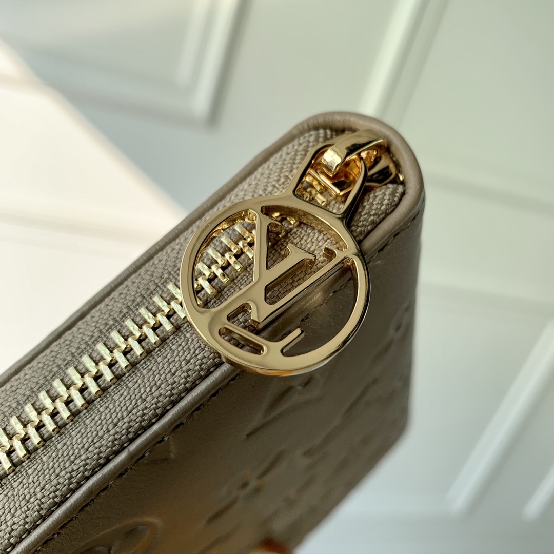 l**is V*t*n zippy wallet m81763-19.5 10.5 2.5cm