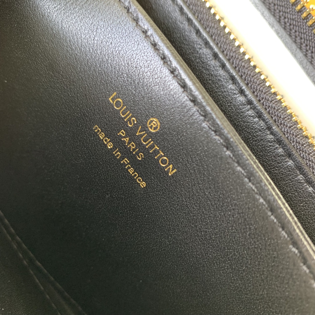 l**is V*t*n zippy wallet m81763-19.5 10.5 2.5cm