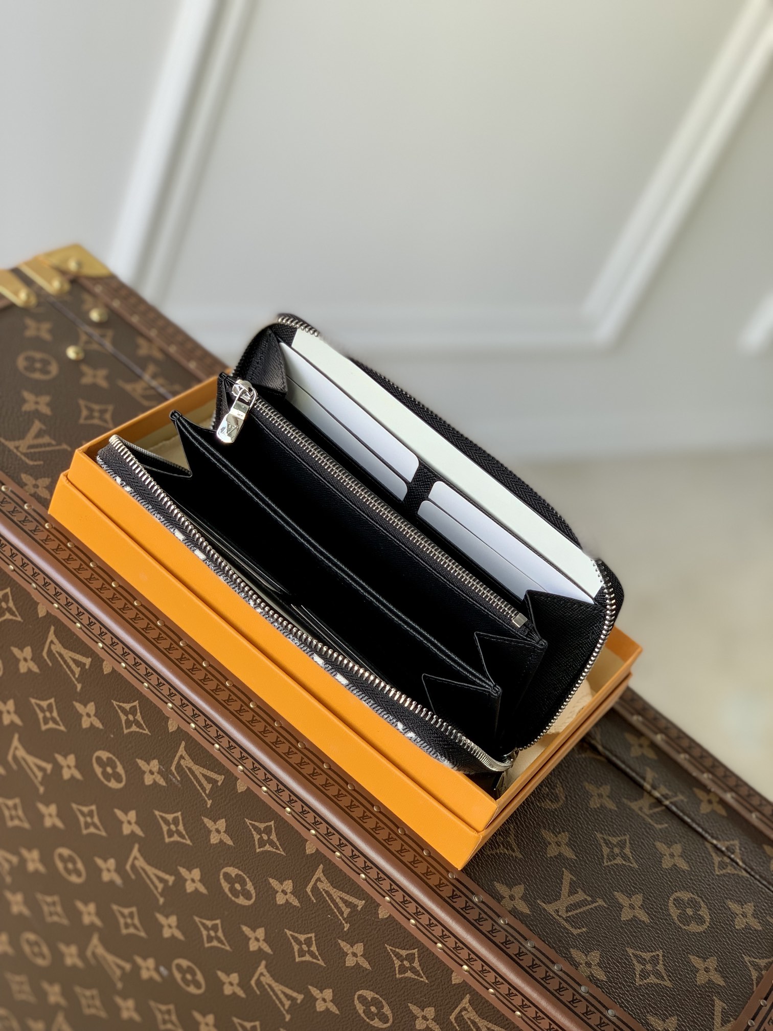 l**is V*t*n zippy wallet m81858-19.5 10.5 2.5cm