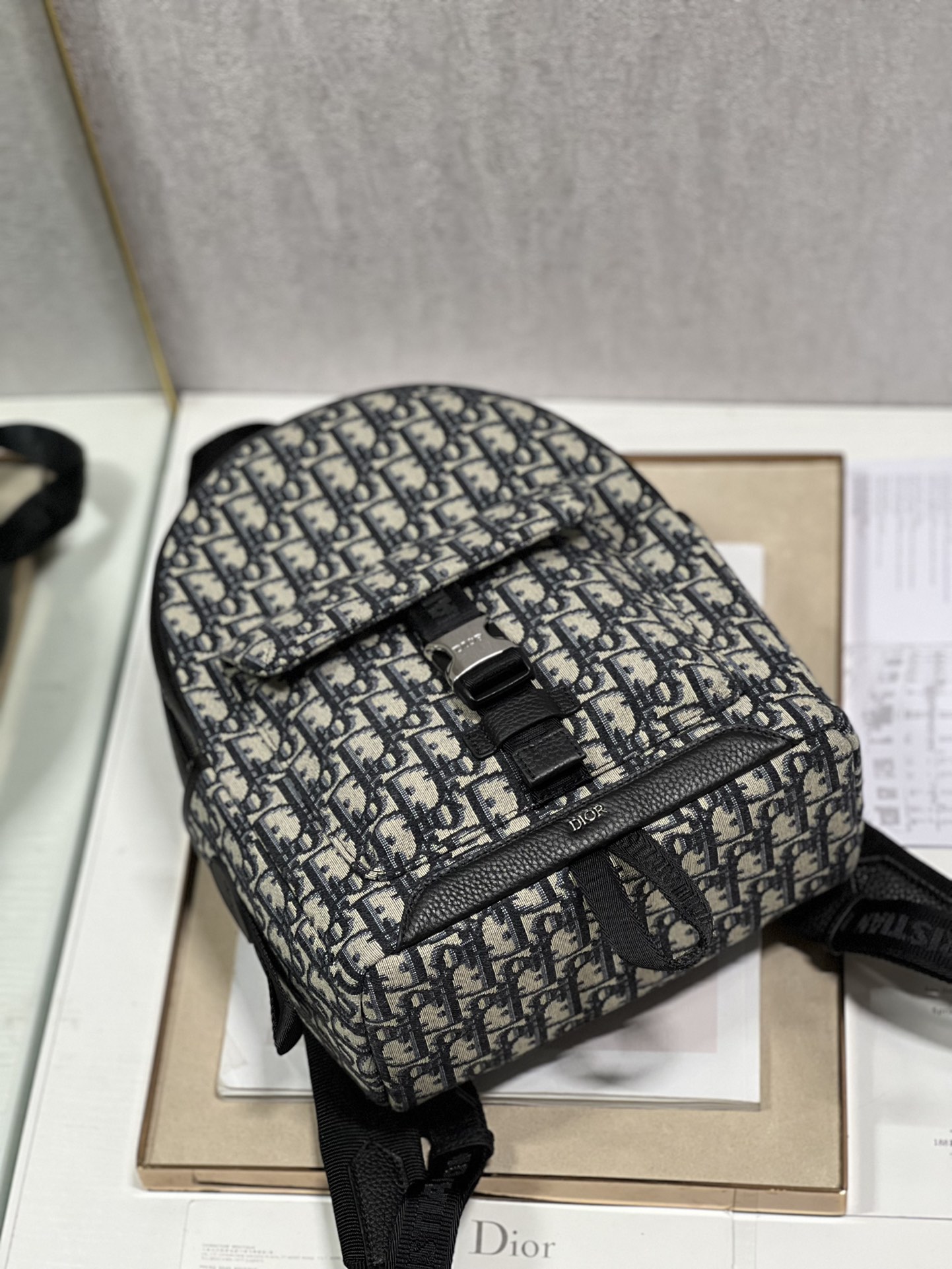 D*or oblique explorer backpack-23.5×11×32cm