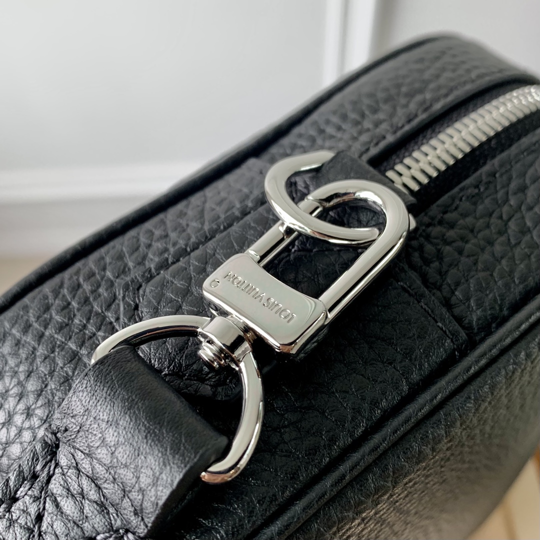 l**is V*t*n pochette kasai -25 x 15.5 x 6.5 cm