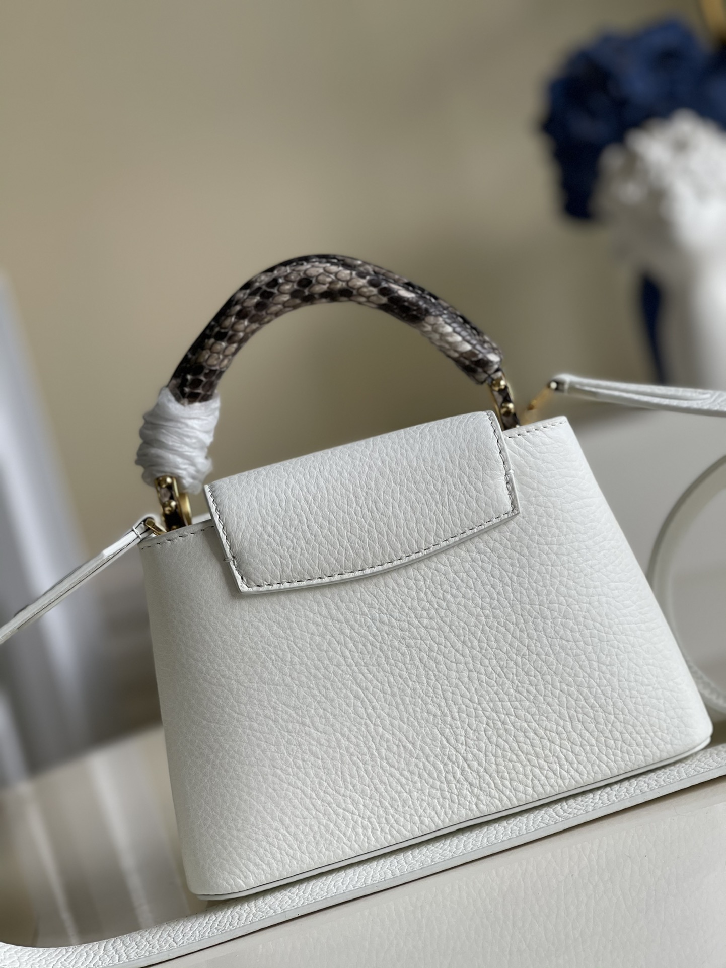 l**is V*t*n mini capucines handlebag-21*14*8cm