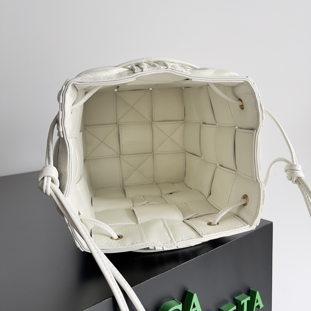 Bo*te*ga ve*ne*ta mini bucket-18*14*14cm