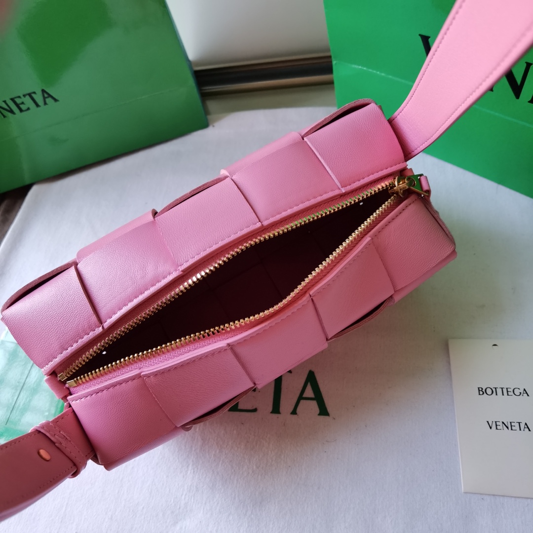 Bo*te*ga ve*ne*ta cassette bag-23.5x10x20cm