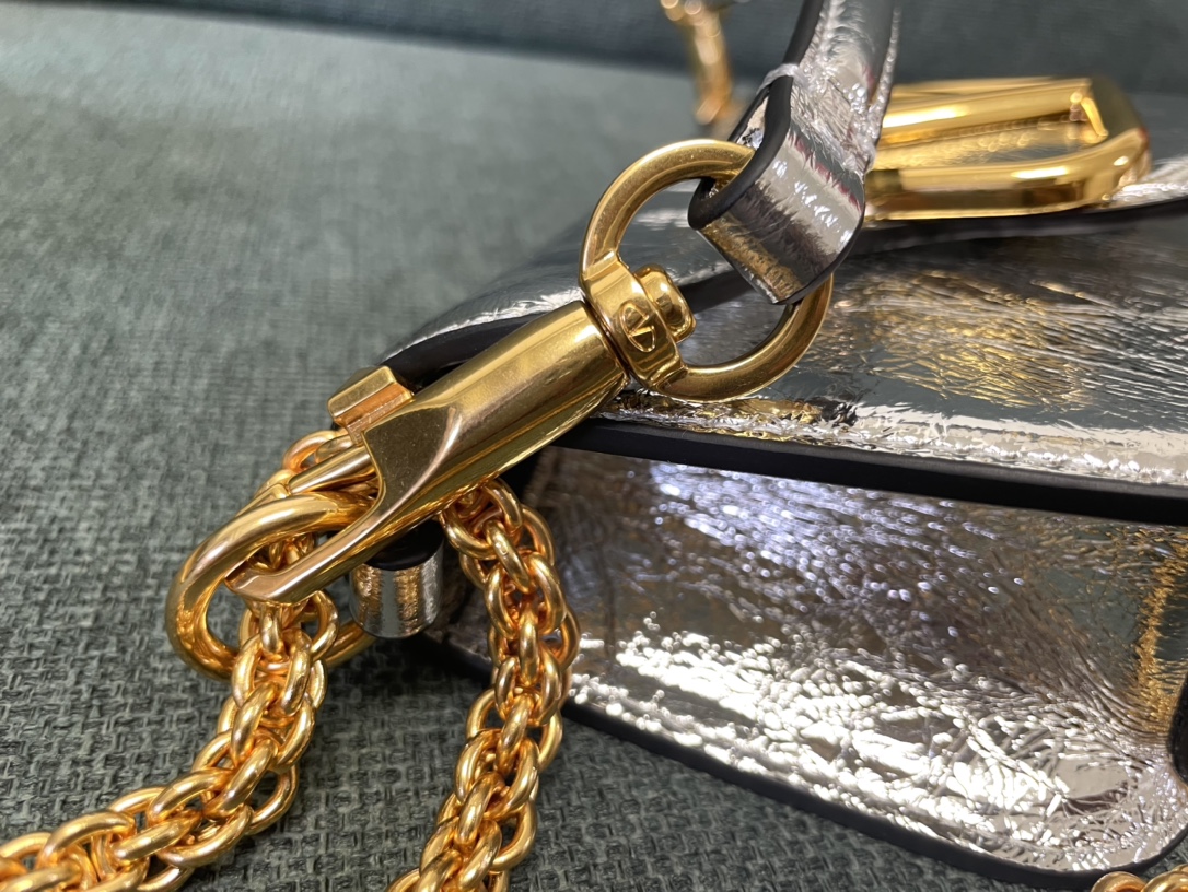 Valentino Garavani Mini Loc-20x 11x5CM