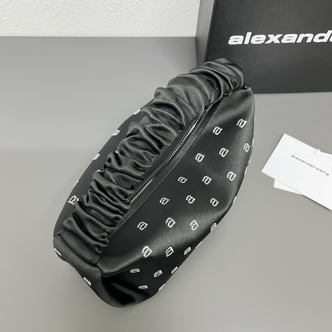 Bo*te*ga ve*ne*ta cassette bag-21cm