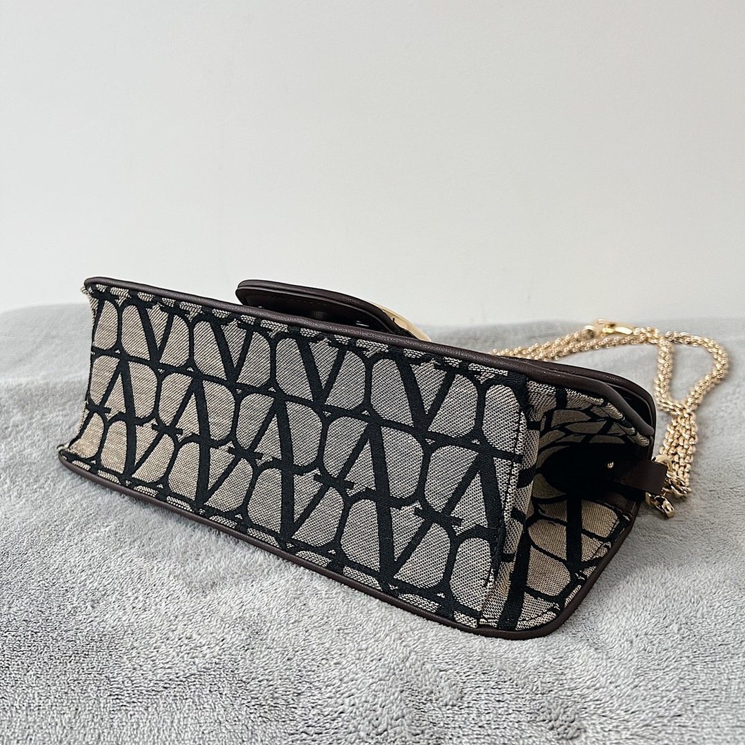 Valentino Garavani Loc-27*13*6CM