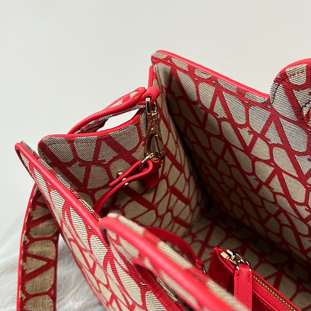 Valentino Garavani La Troisième Toile Iconographe -40*25*17CM