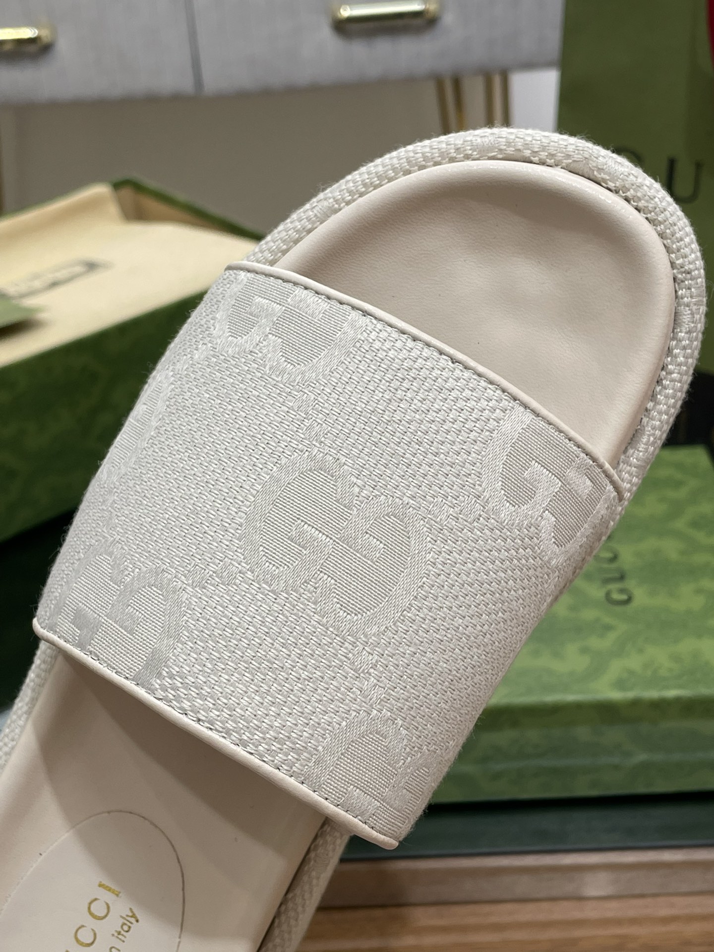 G*u*i slides(size35-43)