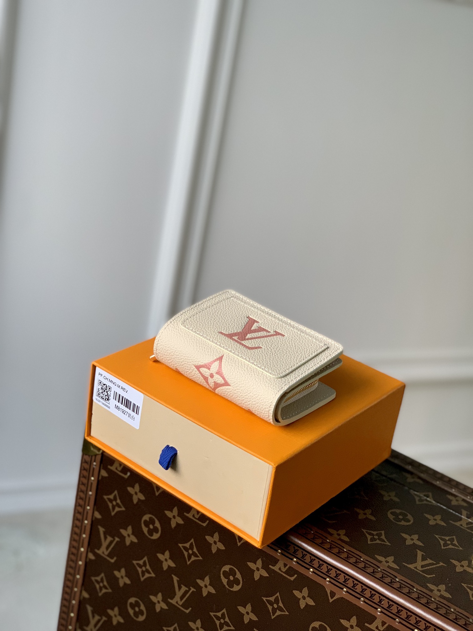 l**is V*t*n wallet m81927-11 x 8.5 x 3.5 cm