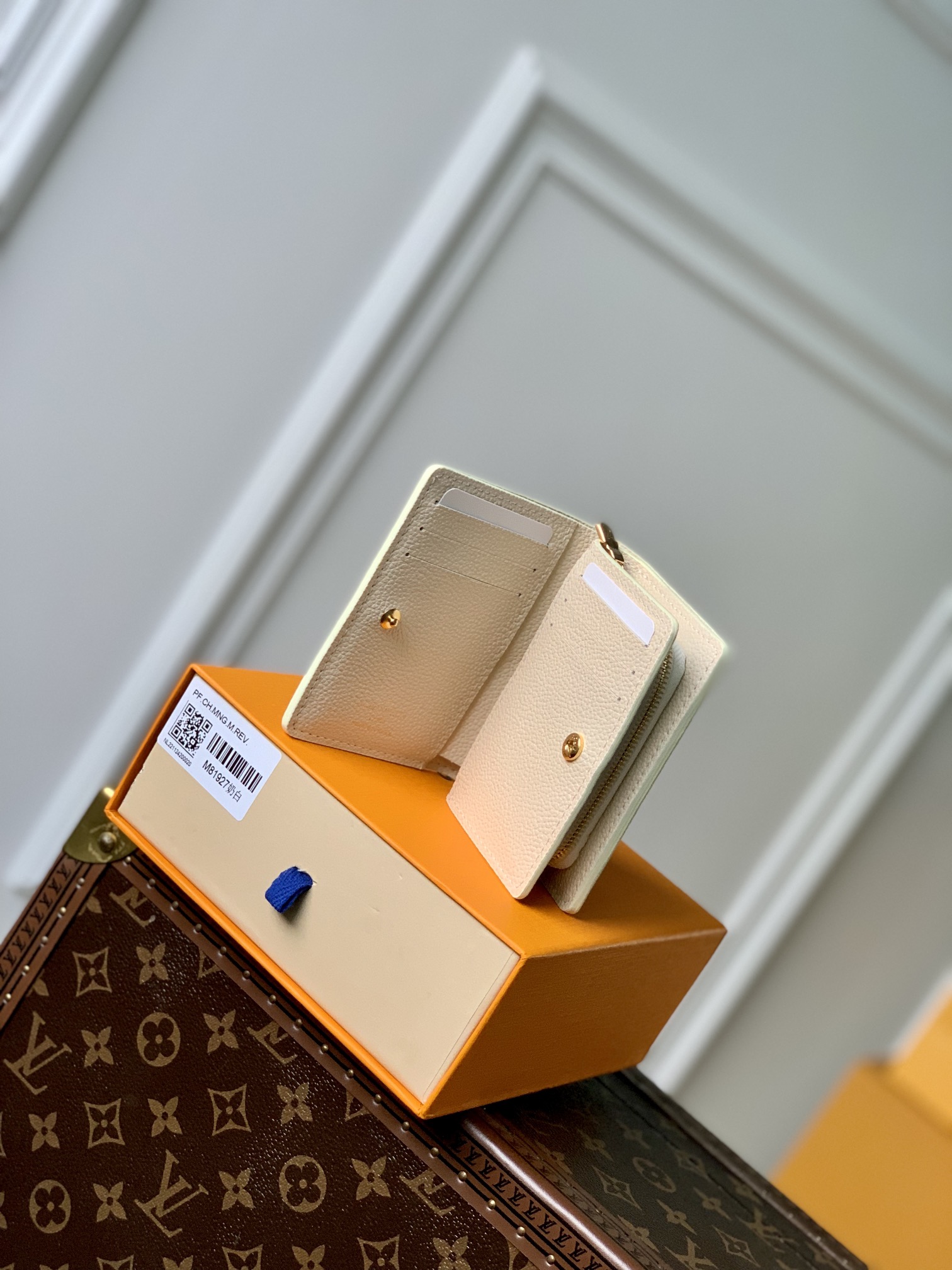 l**is V*t*n wallet m81927-11 x 8.5 x 3.5 cm