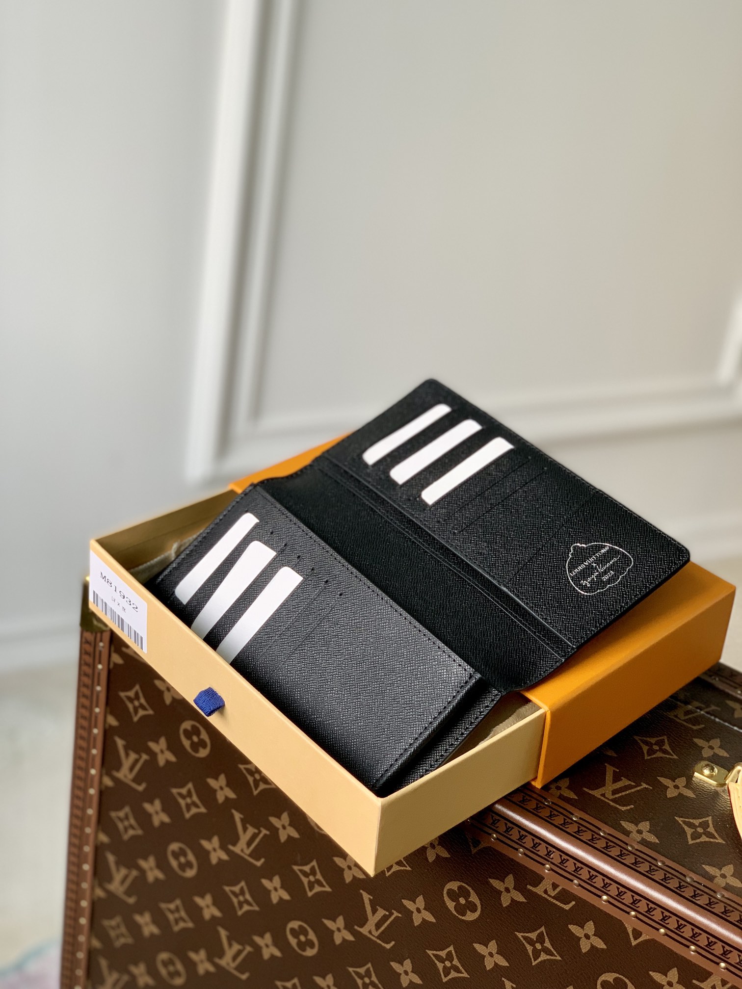 l**is V*t*n wallet m81980-19 x 10.5 x 2 cm